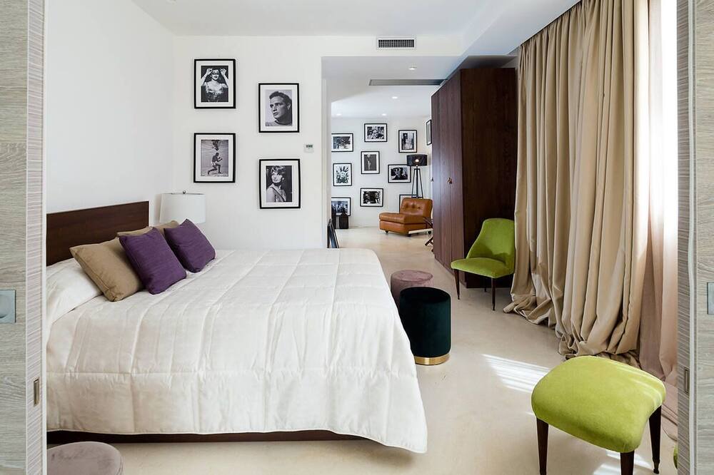 Photo of Bedroom in Avola