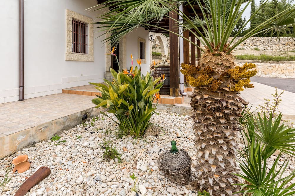 Photo of Outdoor in Avola