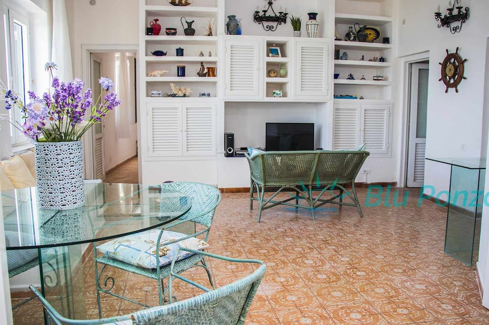 Photo of Livingroom in Le Forna