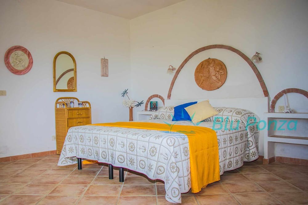 Photo of Bedroom in Le Forna