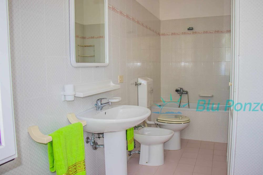 Photo of Bathroom in Le Forna