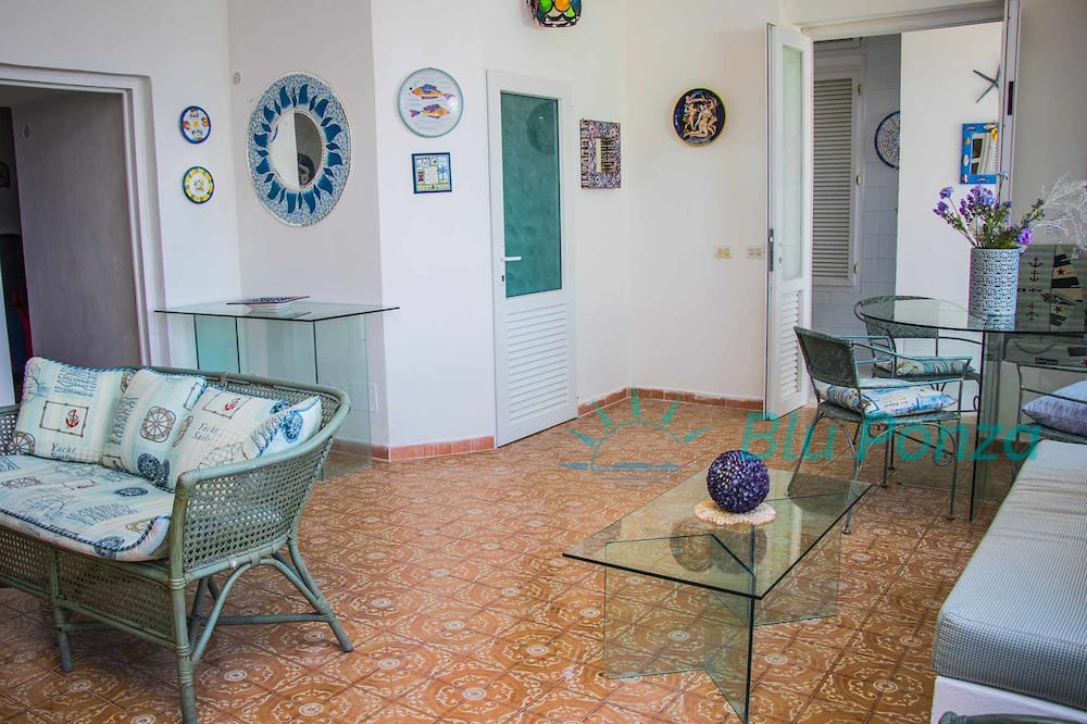 Photo of Livingroom in Le Forna