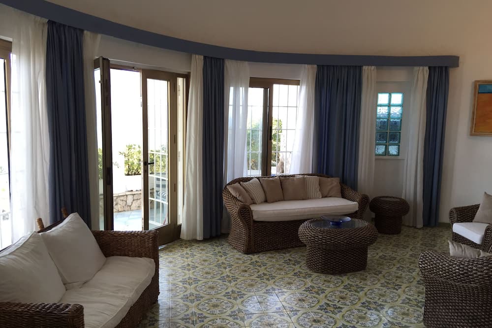 Photo of Livingroom in Latina Lido