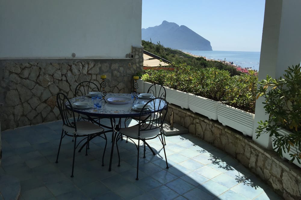 Photo of Patio Balcony in Latina Lido