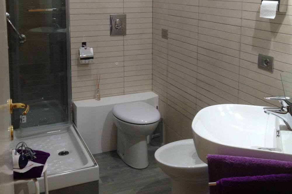 Photo of Bathroom in Salario