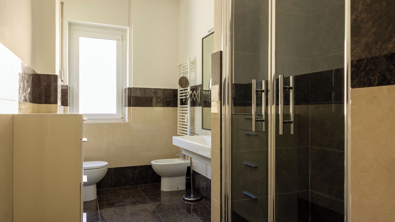 Photo of Bathroom in EUR