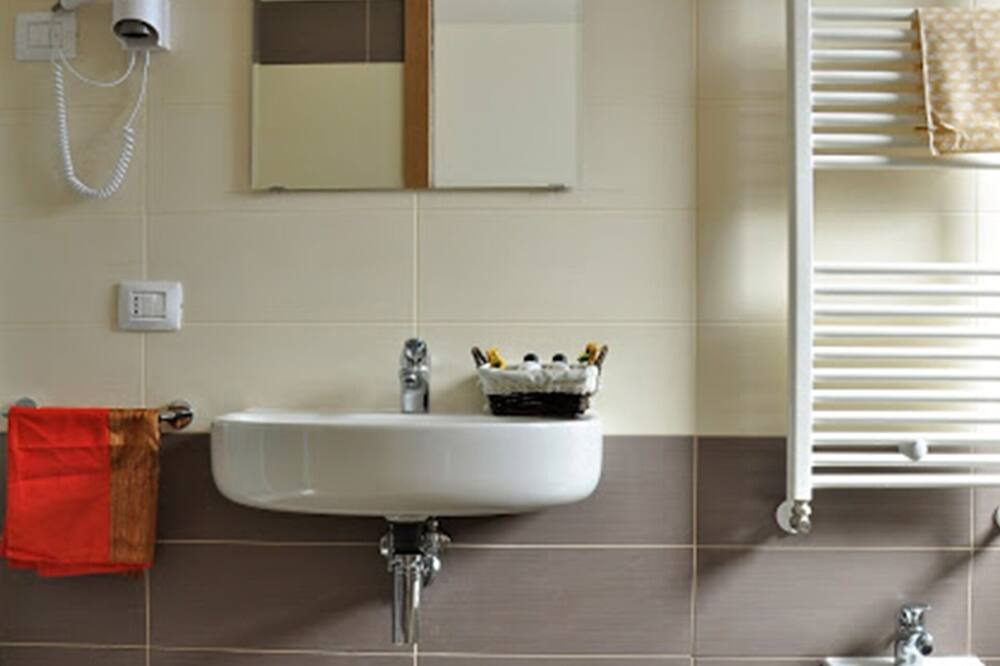 Photo of Bathroom in Zona XVI Torrenova