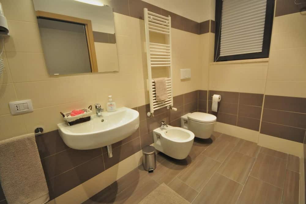 Photo of Bathroom in Zona XVI Torrenova