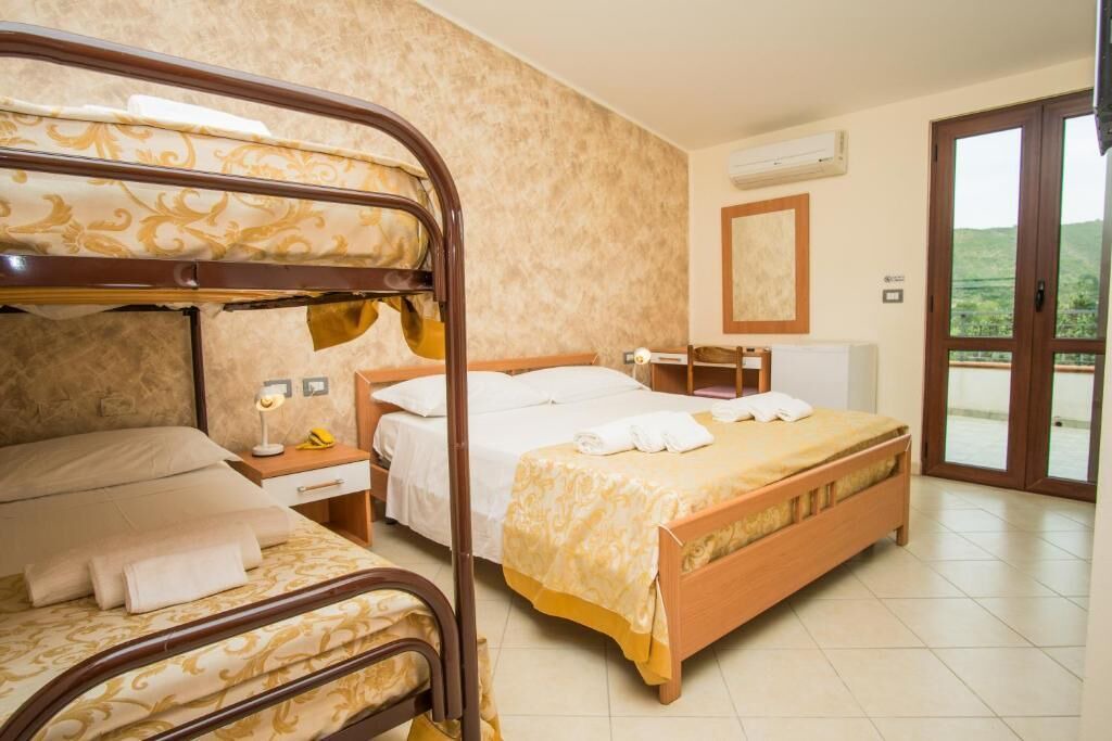 Photo of Bedroom in Palinuro