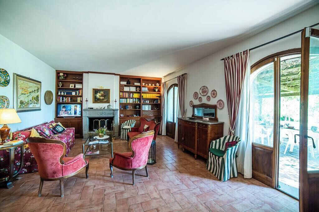 Photo of Livingroom in Sutri