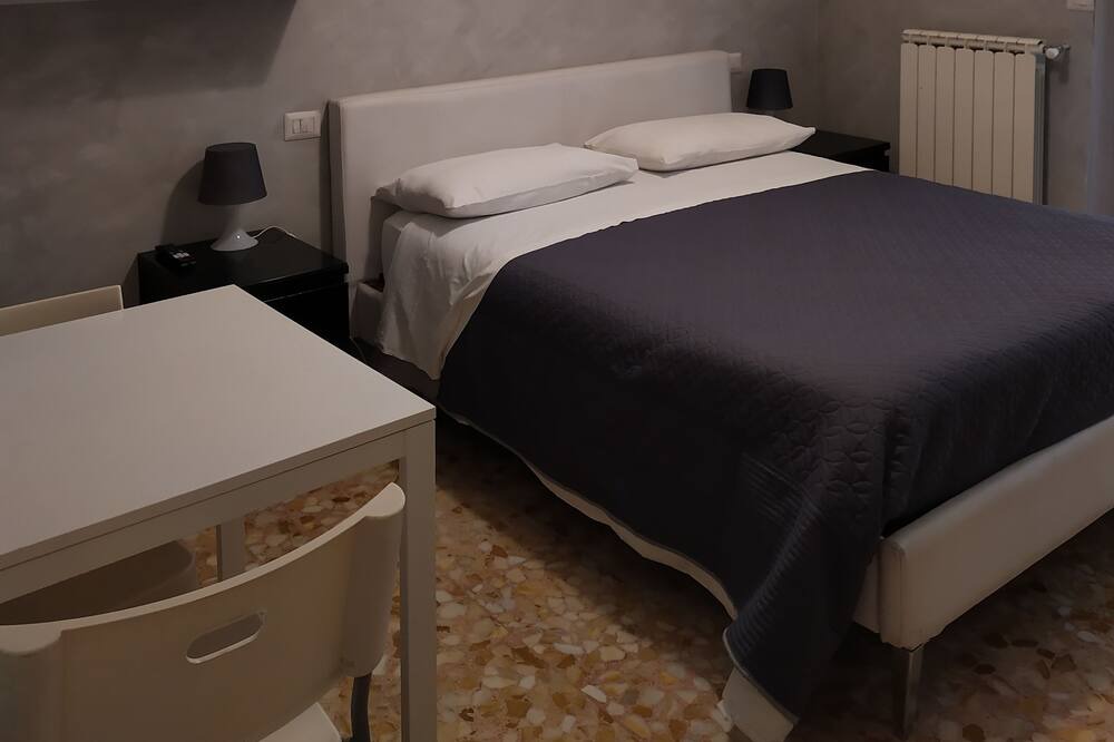 Photo of Bedroom in Quartiere XXIX Ponte Mammolo