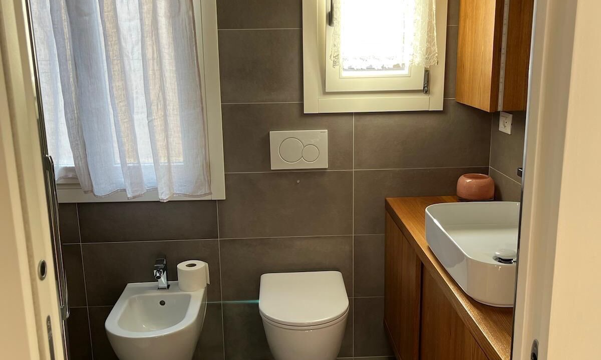 Photo of Bathroom in Dorsoduro