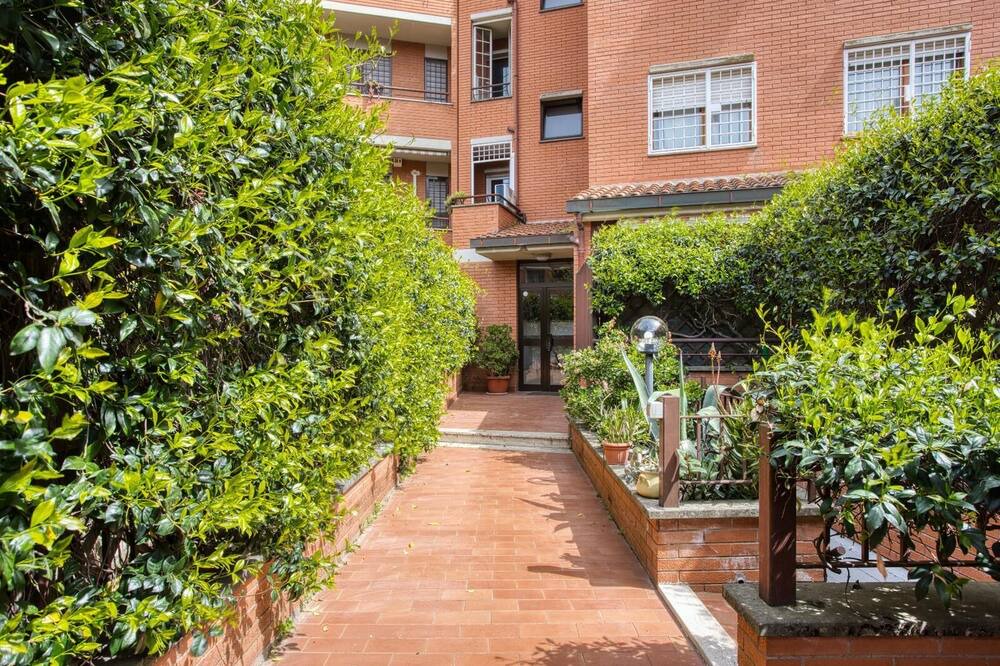 Photo of Outdoor in Zona XXIV Fonte Ostiense