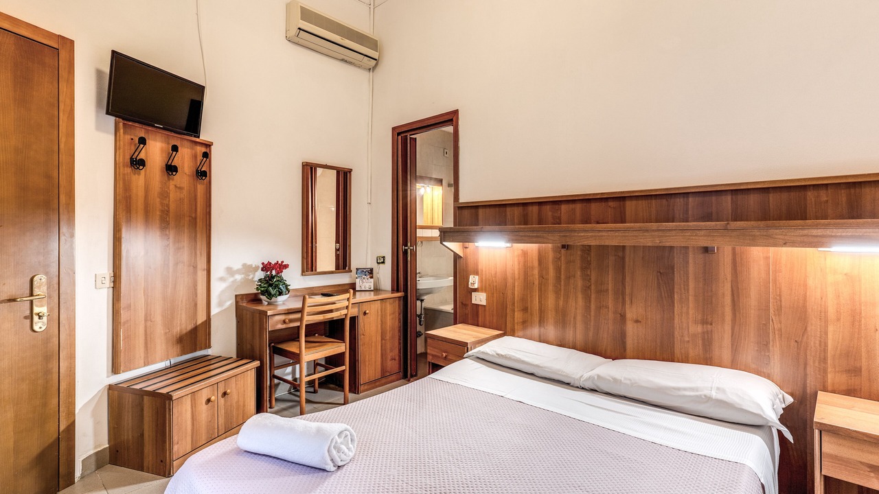 Photo of Bedroom in Rome City Centre