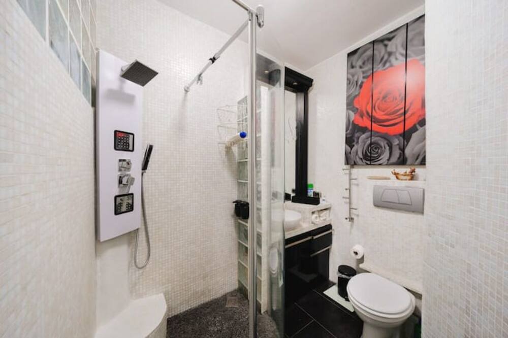 Photo of Bathroom in Zona XXXIII Acilia Sud