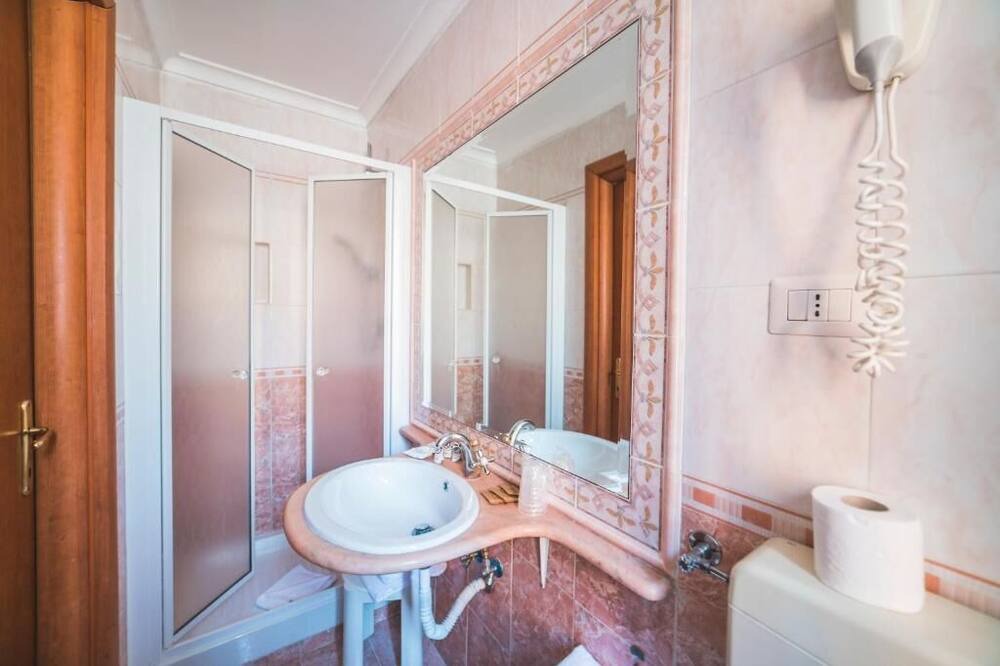 Photo of Bathroom in Nomentano