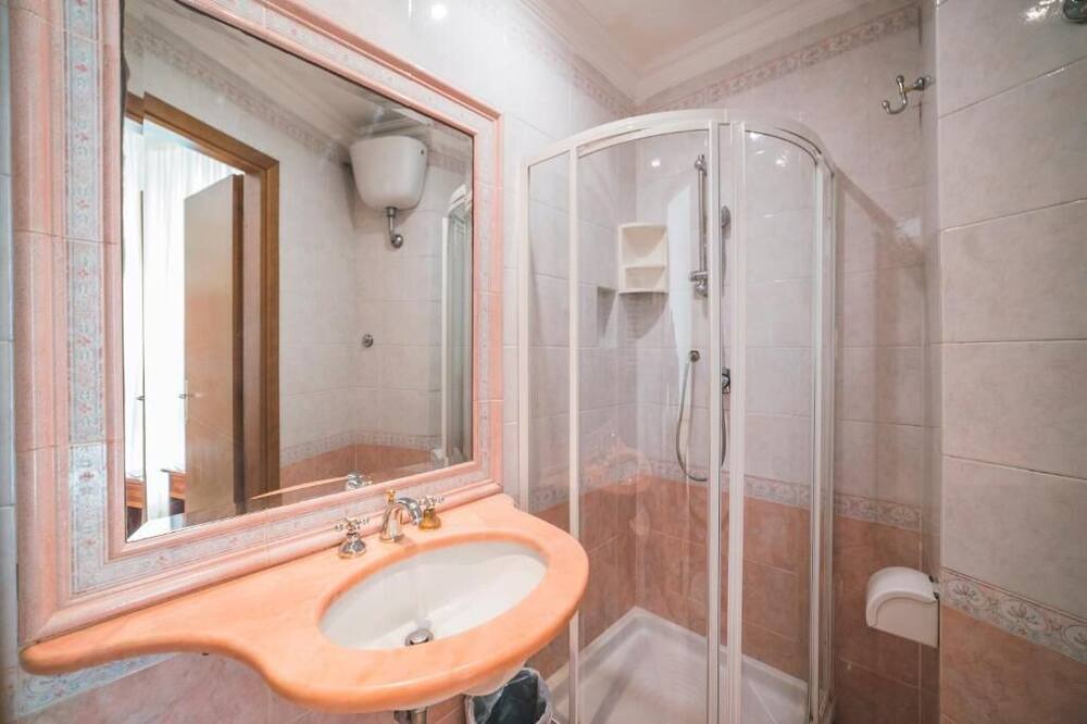 Photo of Bathroom in Nomentano