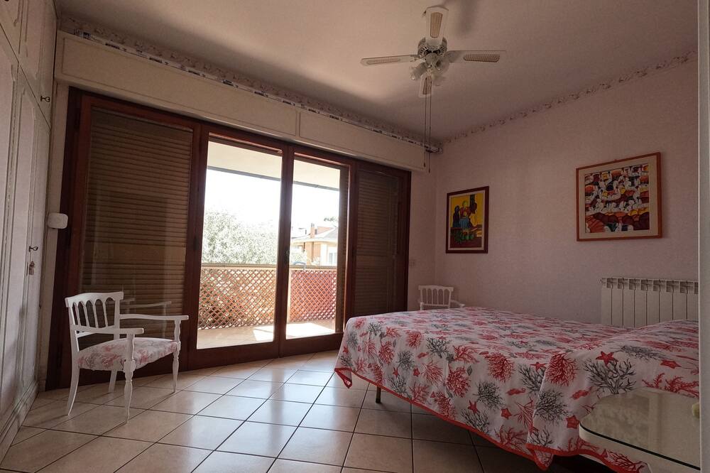 Photo of Bedroom in Fregenae
