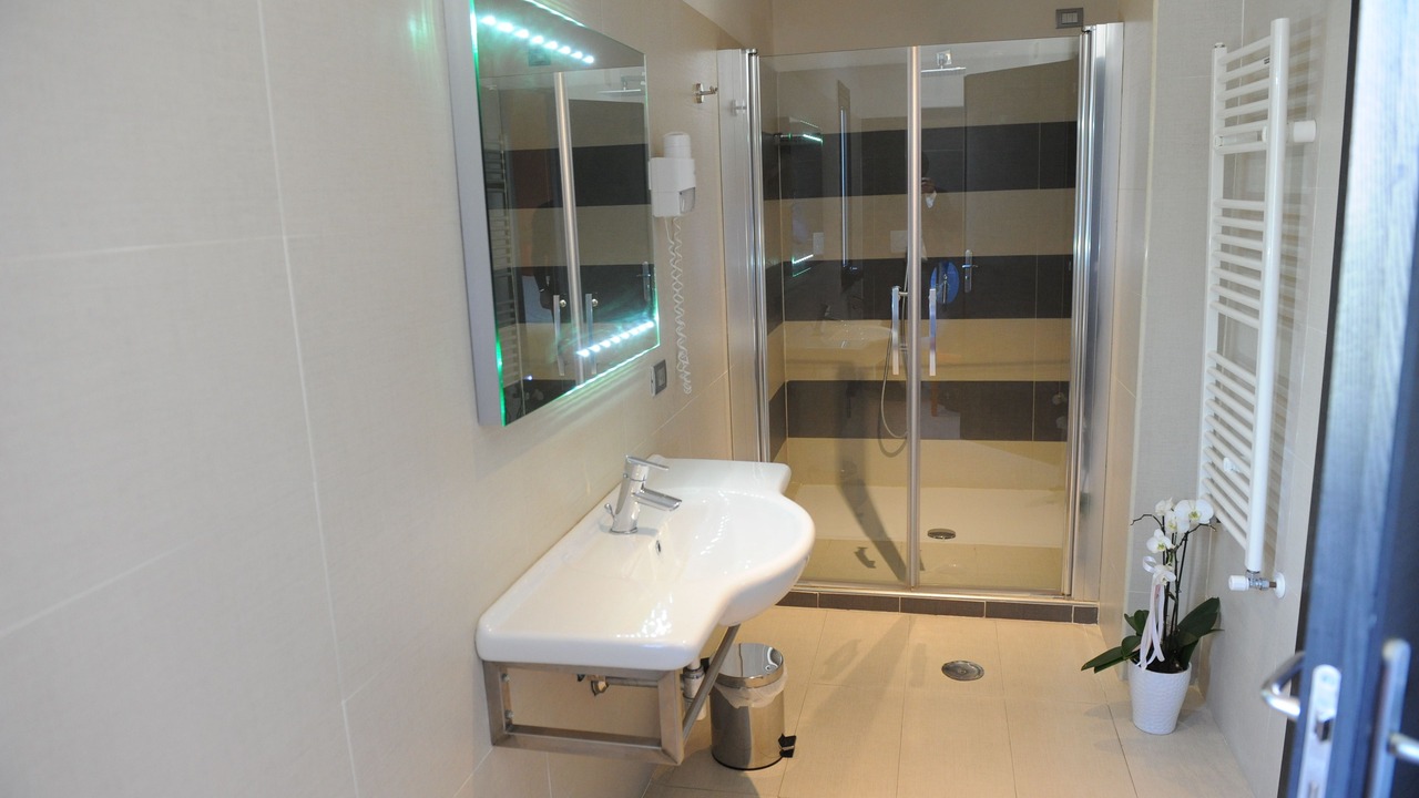 Photo of Bathroom in Cassino