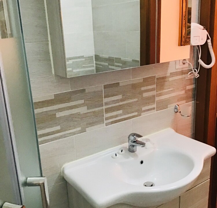 Photo of Bathroom in Zona XXXIV Casal Palocco
