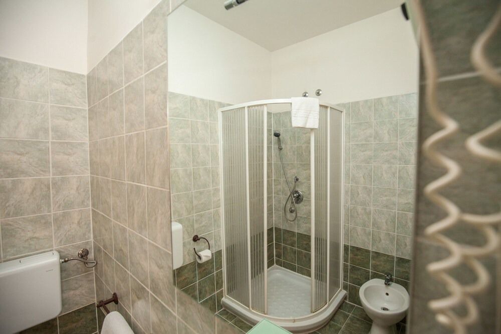 Photo of Bathroom in Zona XXXIV Casal Palocco