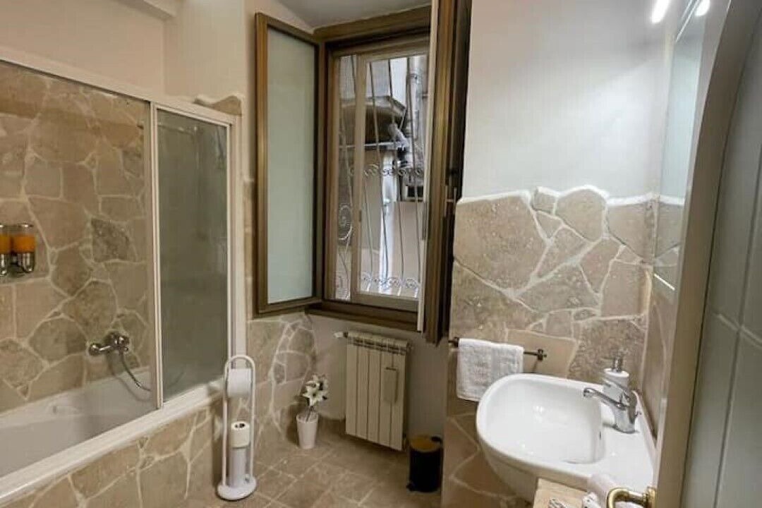 Photo of Bathroom in Monti