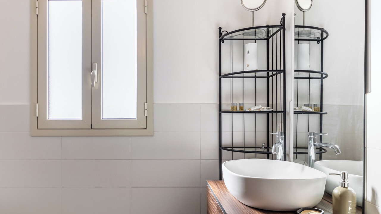 Photo of Bathroom in Noto Historic Centre