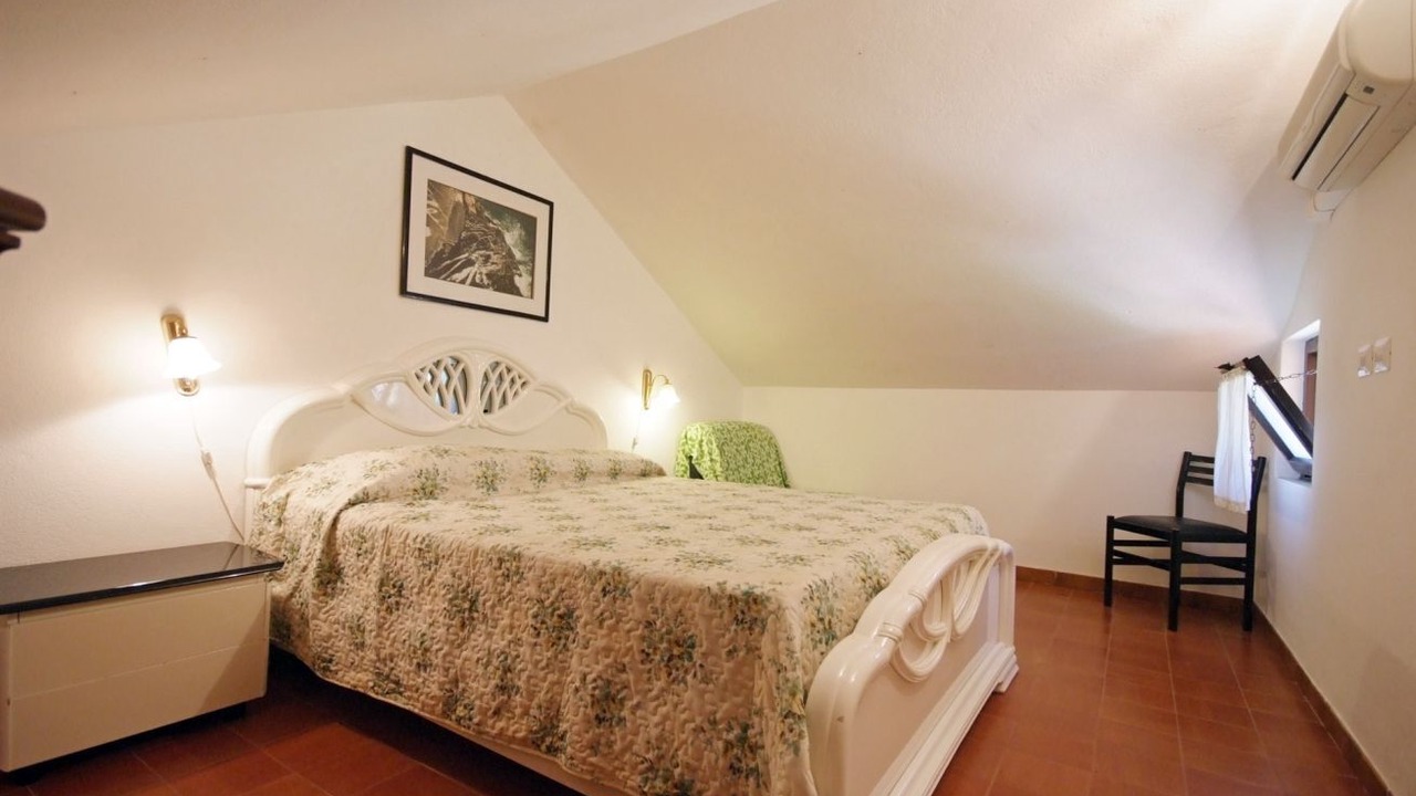 Photo of Bedroom in Mola
