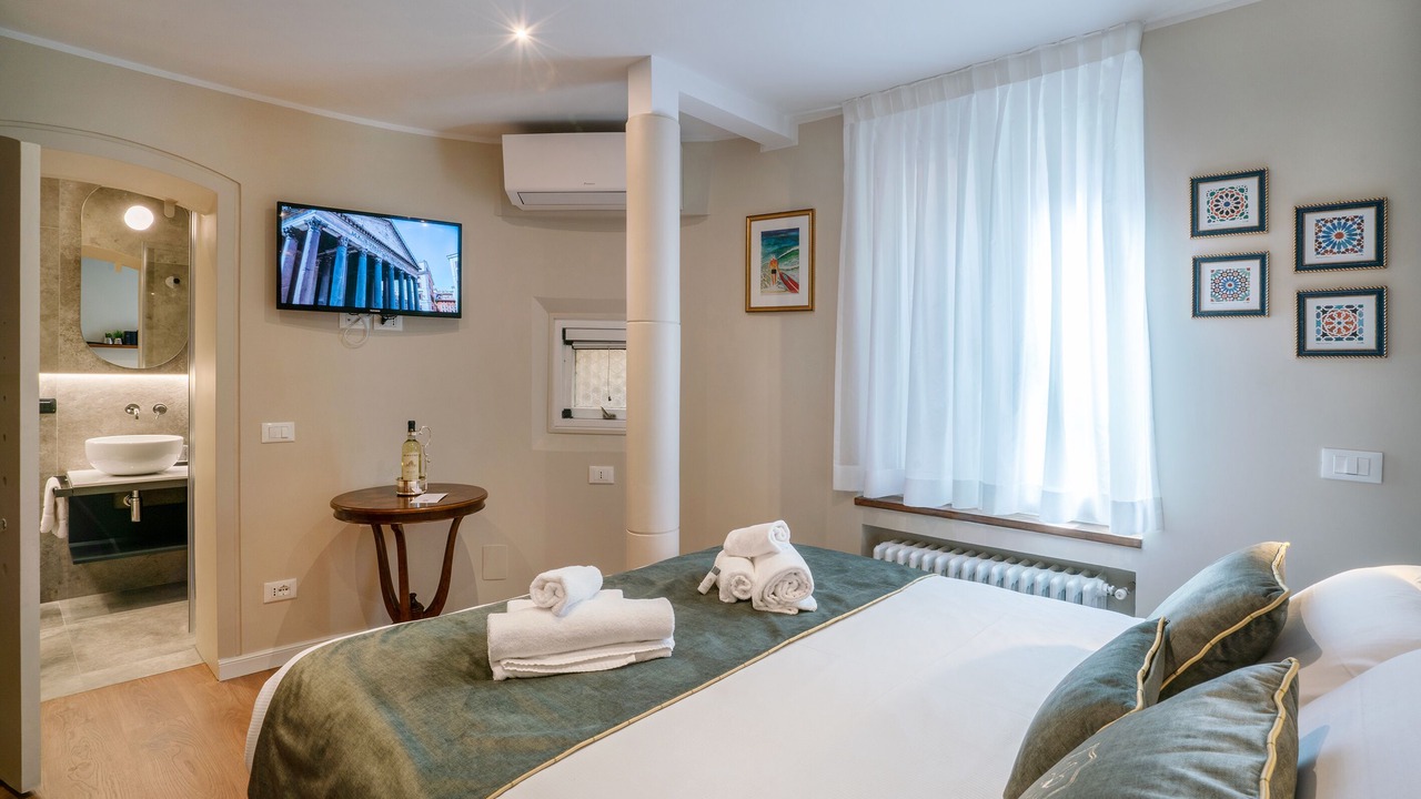 Photo of Bedroom in Rome City Centre