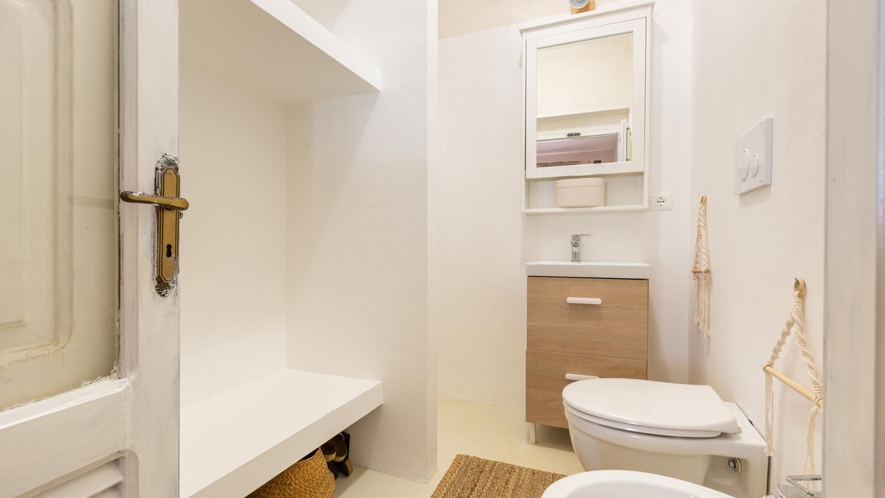 Photo of Bathroom in Avetrana