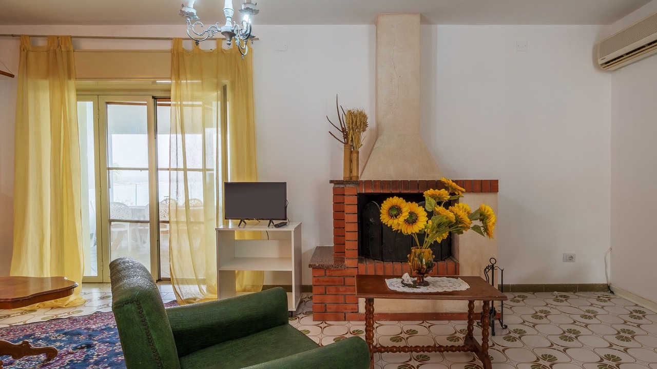 Photo of Livingroom in Costa Saracena-Castelluccio