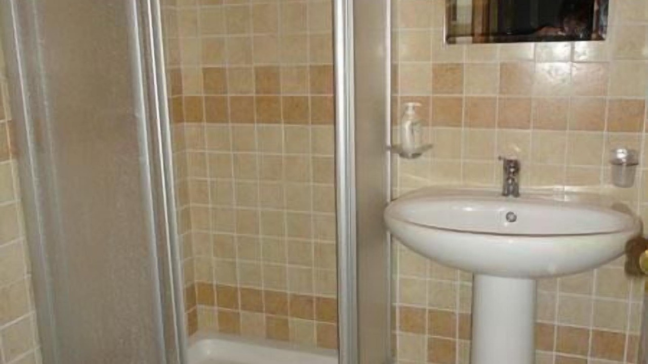 Photo of Bathroom in Elmo