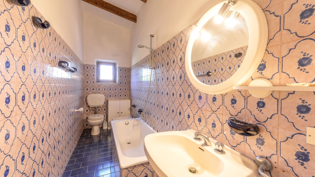 Photo of Bathroom in Campiglia Marittima