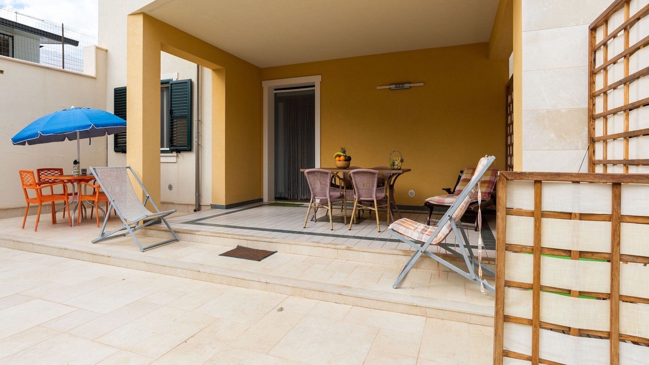 Photo of Patio Balcony in Reitani