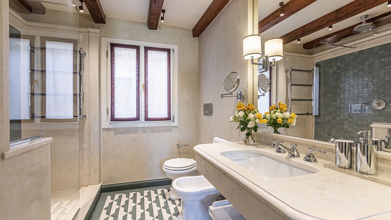 Photo of Bathroom in Dorsoduro