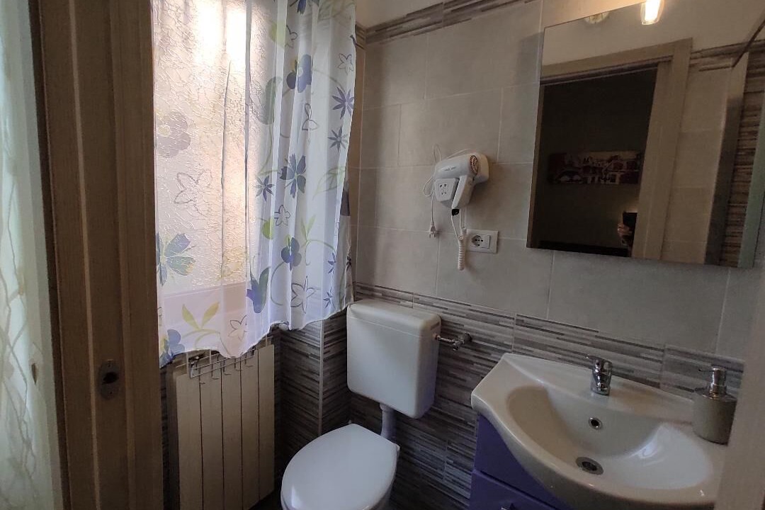 Photo of Bathroom in Quartiere XXXIV Lido di Ostia Levante