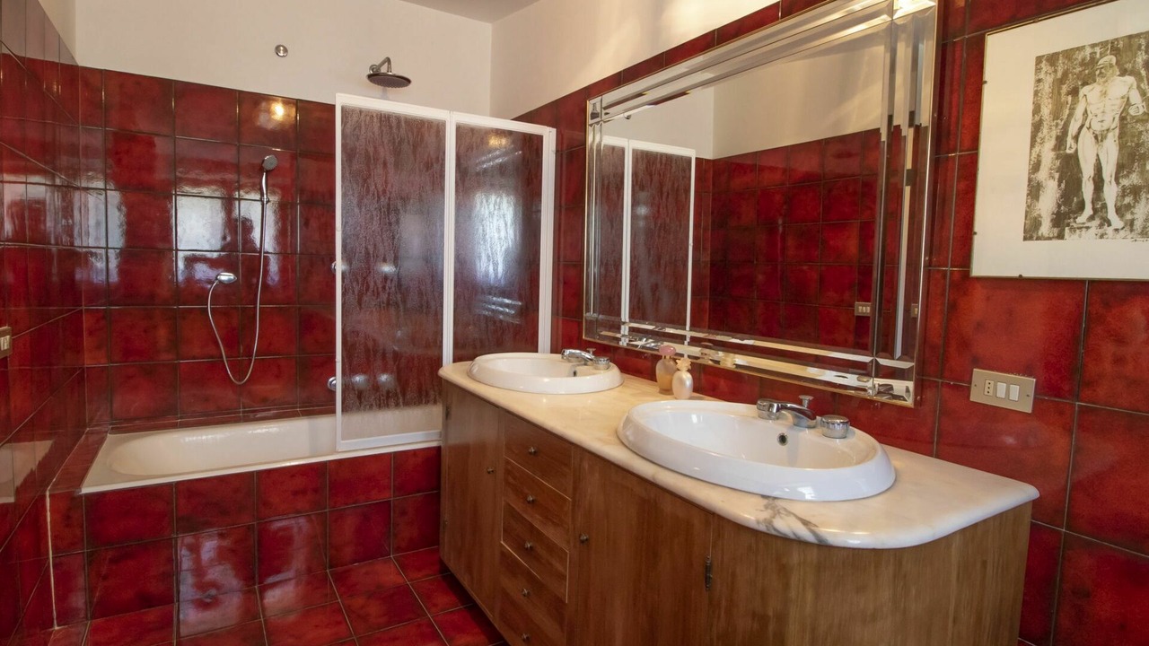 Photo of Bathroom in Sutri