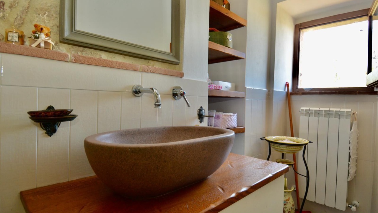 Photo of Bathroom in Todi