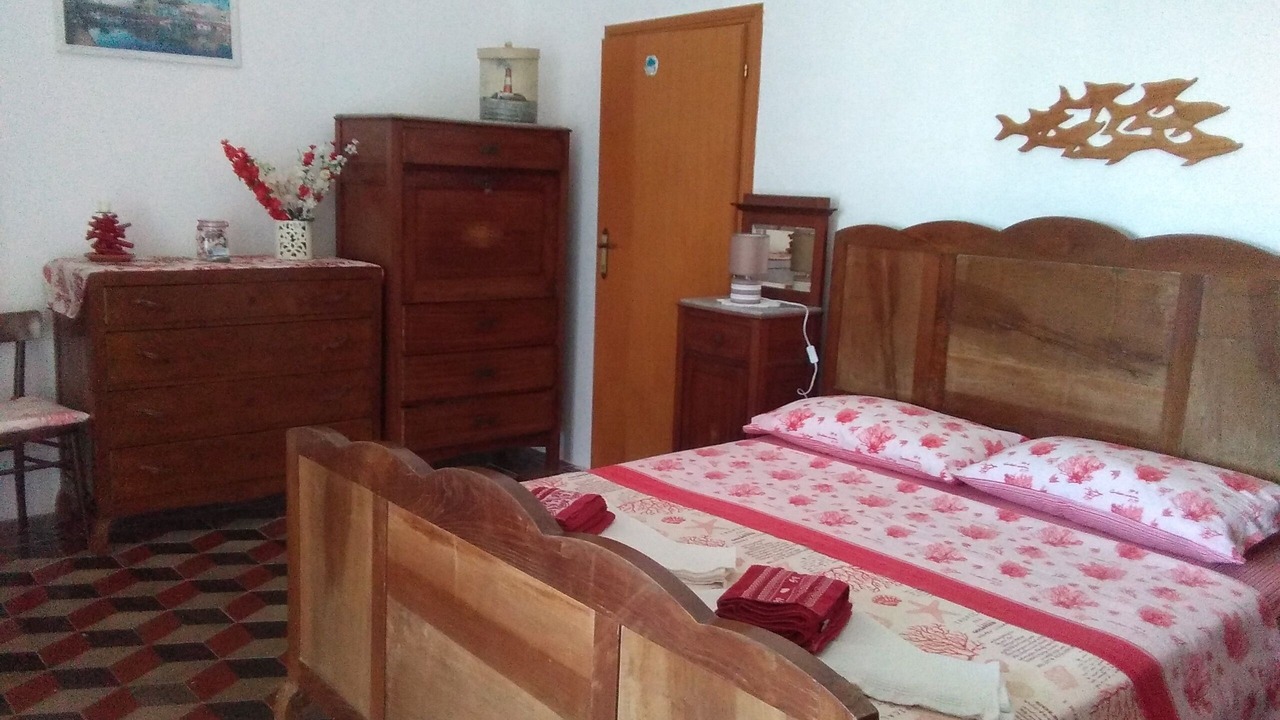 Photo of Bedroom in Le Forna