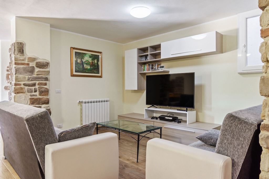 Photo of Livingroom in Montone