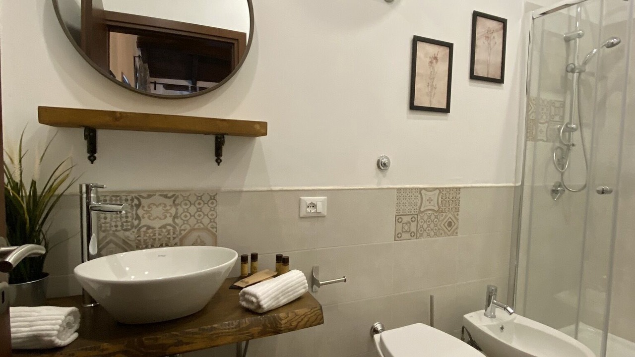 Photo of Bathroom in Tivoli