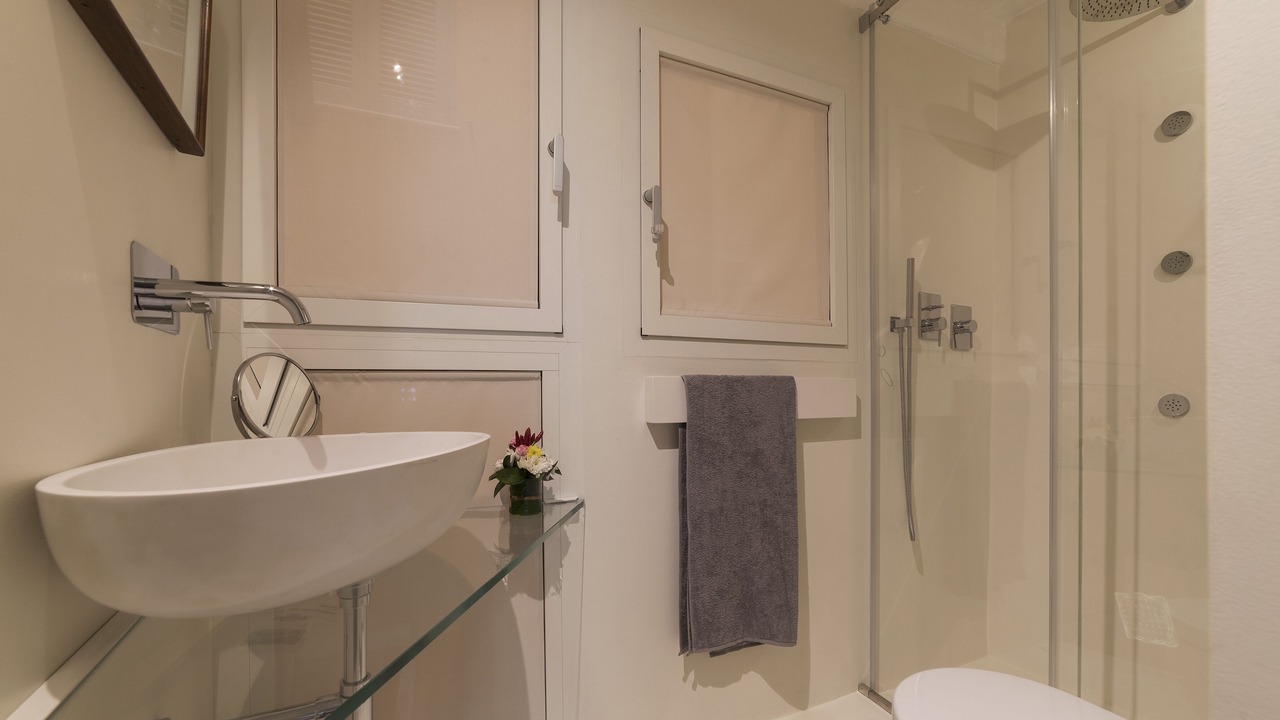 Photo of Bathroom in Navona