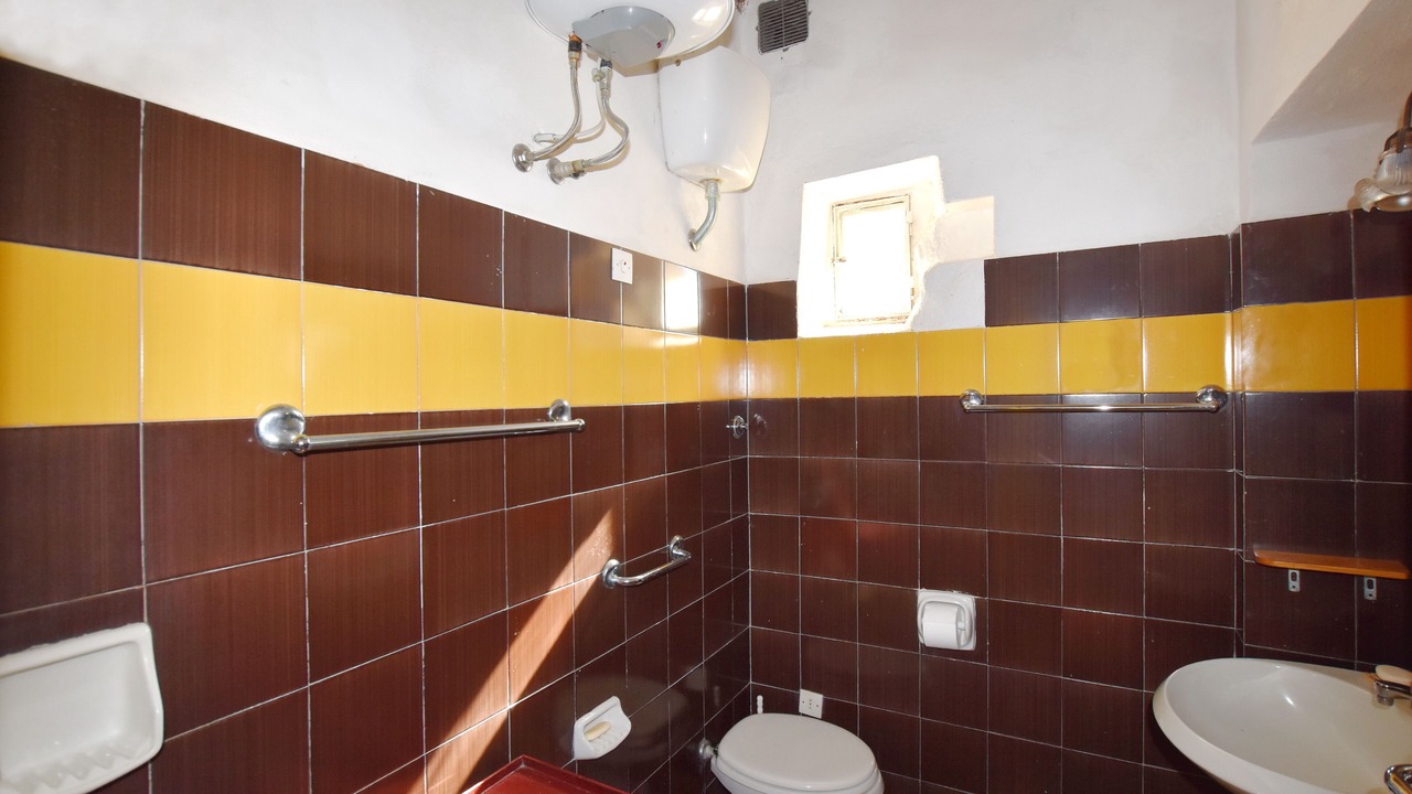 Photo of Bathroom in saline breschi