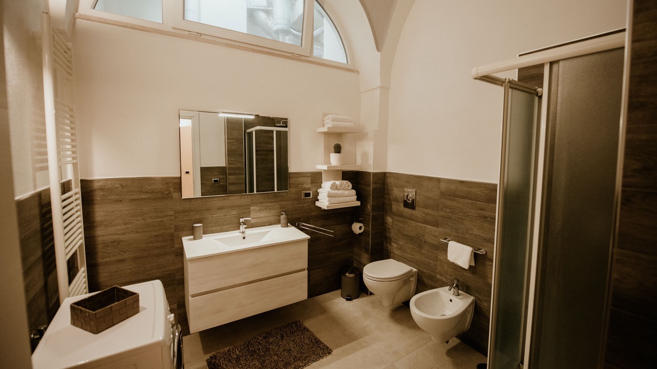 Photo of Bathroom in Brindisi Histotic Center