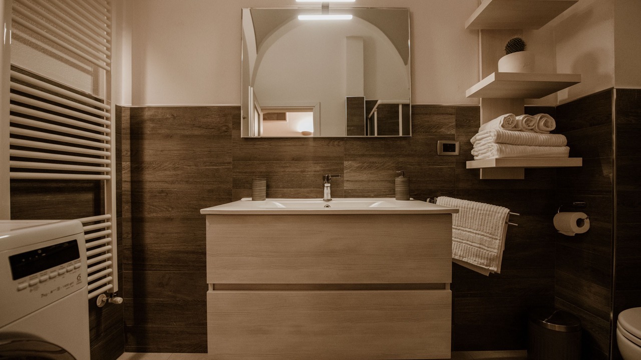 Photo of Bathroom in Brindisi Histotic Center