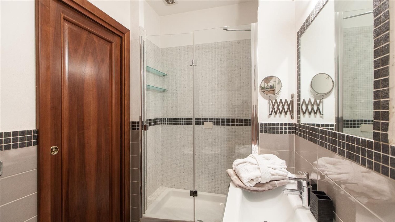 Photo of Bathroom in Rione VI Parione