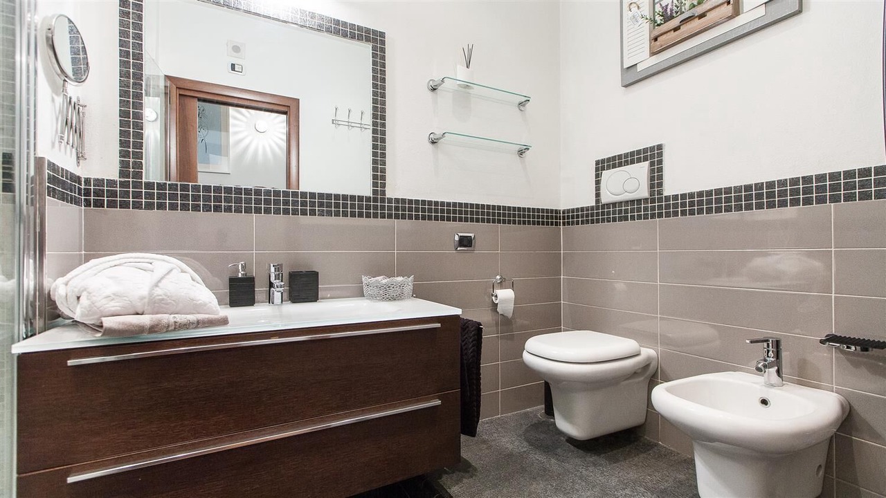Photo of Bathroom in Rione VI Parione