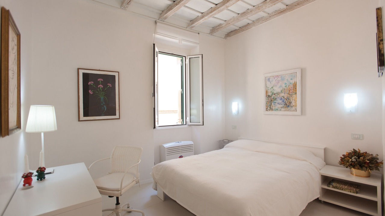 Photo of Bedroom in Rome City Centre