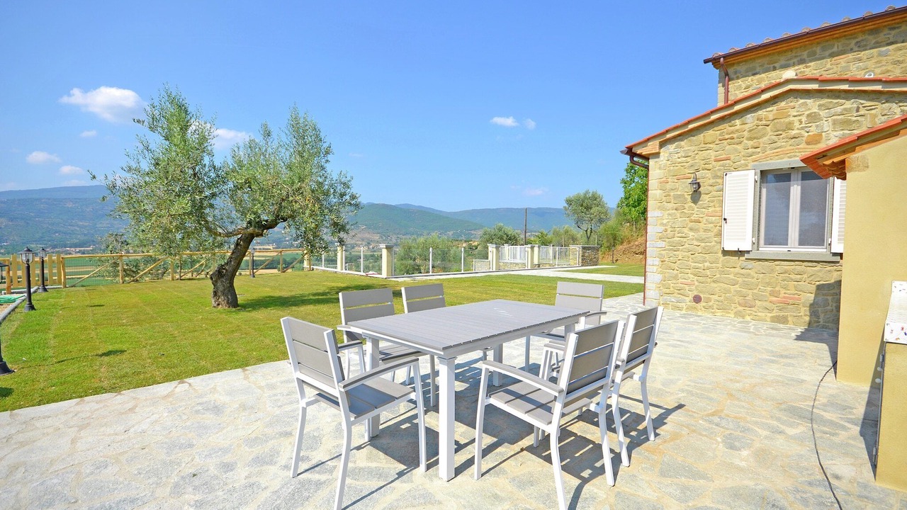 Photo of Patio Balcony in Ossaia