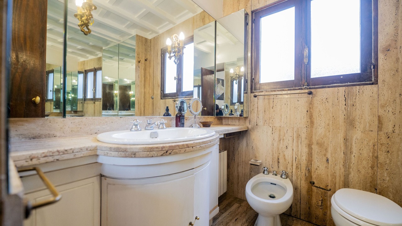 Photo of Bathroom in Rome City Centre